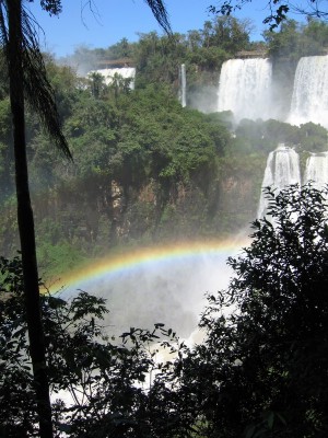 Chutes avec arc-en-ciel