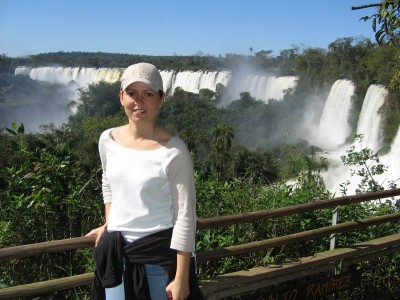 Joëlle devant les chutes